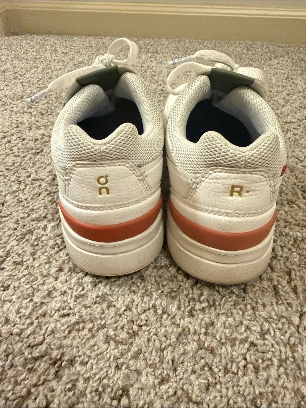 White Rogers OnCloud sneakers